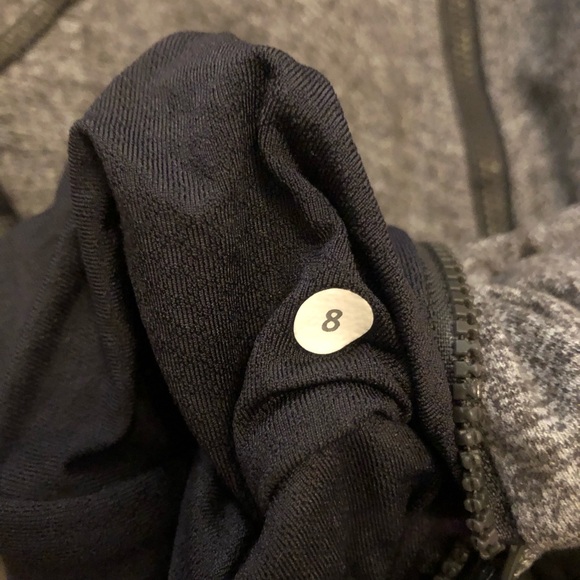 Lululemon Grey Jacket Size 8 EUC - Picture 3 of 6